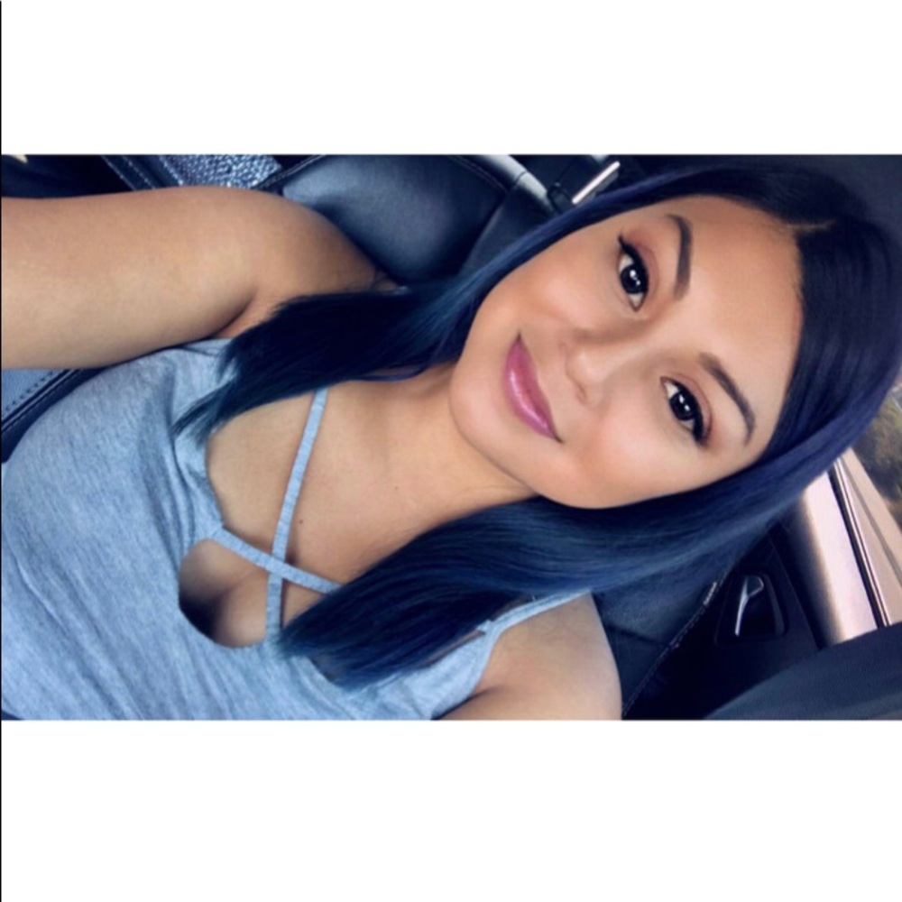 Meet your Posher, Adriana